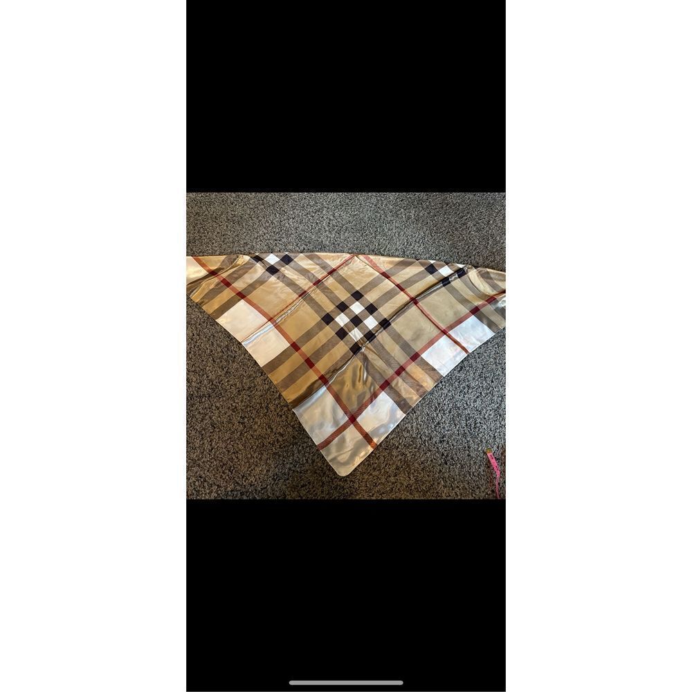 Beautiful plaid scarf/ shawl/whatever - Picture 5 of 13